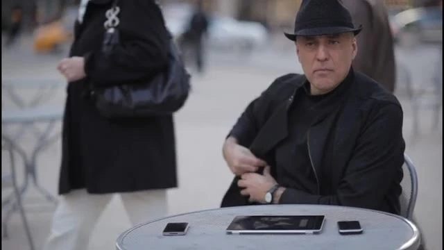 Max demonstrates the wearable bag’s storage in New York